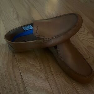Men’s Clark’s slip on loafers. Men’s 8/12